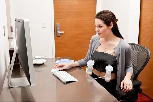 Breastfeeding Mom’s Guide to Pumping Milk at Work