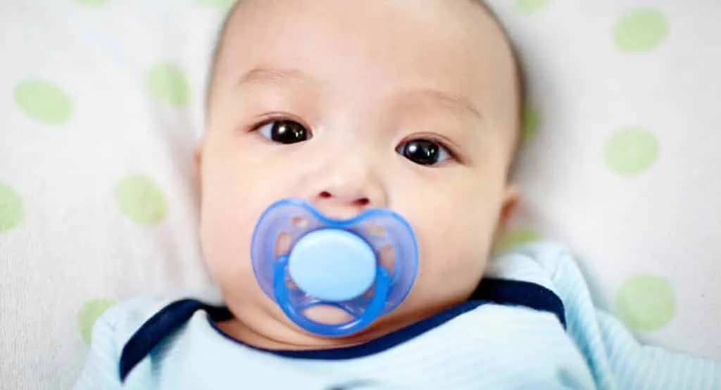 Benefits of Using Pacifier and Tricks to Keep it on Baby's Mouth